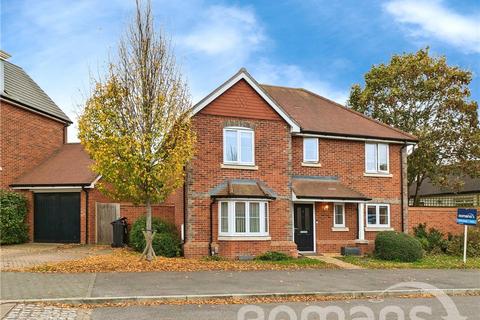 4 bedroom detached house for sale, Priors Gardens, Spencers Wood, Reading