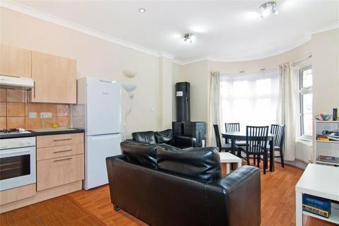 3 bedroom apartment to rent, Montana Road, Tooting Bec, SW17