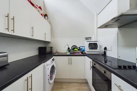 2 bedroom flat for sale, St. Olaves Precinct, Bury St Edmunds, IP32