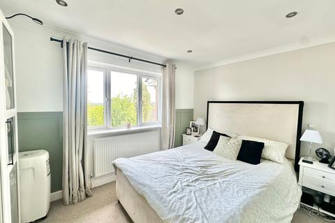 23 Halliday Close, Shenley, Radlett, WD7 9JZ