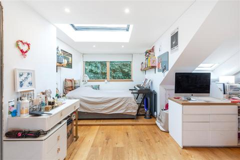 32 Canonbury Park North, London, N1 2JT