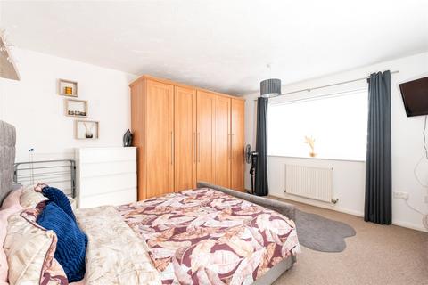 3 bedroom terraced house for sale, Kirkstall Close, Elstow, Bedfordshire, MK42