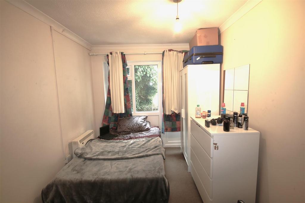 Bedroom 1a.JPG