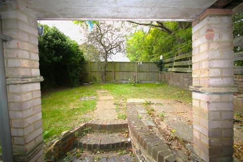 121 Downs Road, Canterbury, CT2 7TW