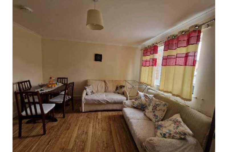 Hampton Close, Bridgwater 1 bed property to rent £750 pcm (£173 pw)