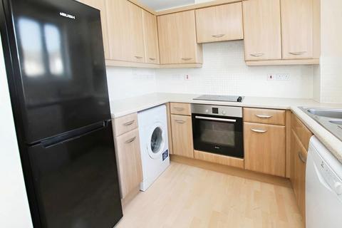 2 bedroom flat to rent, Enstone Road, Enfield