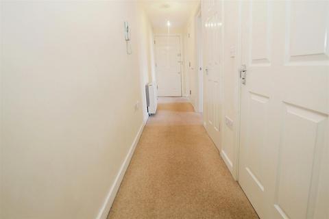 2 bedroom flat to rent, Enstone Road, Enfield