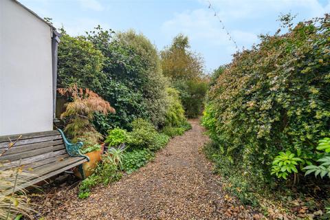 31 Raleigh Road, London, SE20 7JE