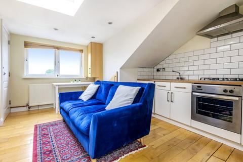 1 bedroom flat for sale, Stanley Road, Teddington, TW11