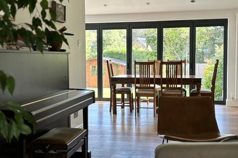 33 Greenways, Beckenham, BR3 3NQ