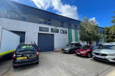 Industrial unit to rent, 8 Whiteleaf Road, Hemel Hempstead HP3