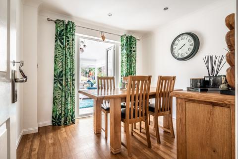 10 Pridhams Way, Exminster, Exeter, EX6 8TA