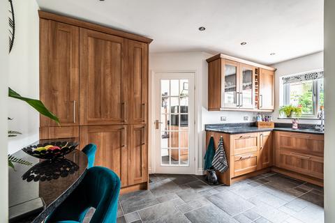 10 Pridhams Way, Exminster, Exeter, EX6 8TA