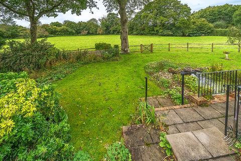 Brambledown Badgers Holt, Storrington, Pulborough, RH20 3ET