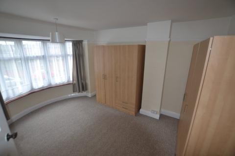 6 Manor Road, Thurmaston, Leicester, LE4 8AG
