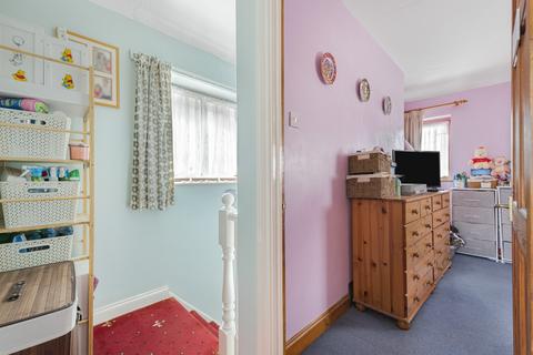 198 Orchard Way, Beckenham, BR3 3EU