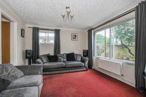 27 Rayners Close, Colnbrook, Slough, SL3 0LH