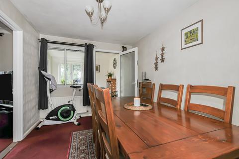 27 Rayners Close, Colnbrook, Slough, SL3 0LH