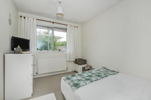 27 Rayners Close, Colnbrook, Slough, SL3 0LH