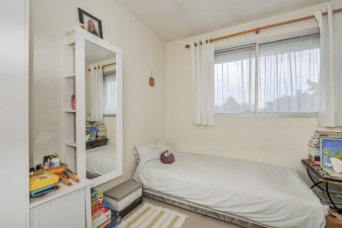 27 Rayners Close, Colnbrook, Slough, SL3 0LH