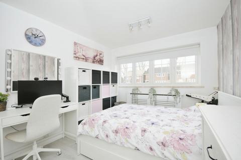 74 Stapleton Road, Orpington, BR6 9TN
