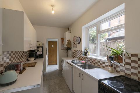 2 bedroom terraced house to rent, Wiggin Street, Edgbaston, B16