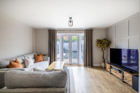 6 Ardingly Lane, East Grinstead, RH19 1RU