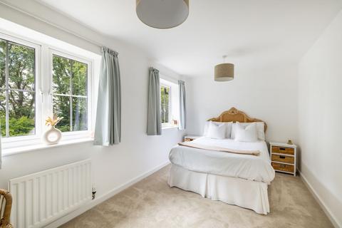 6 Ardingly Lane, East Grinstead, RH19 1RU