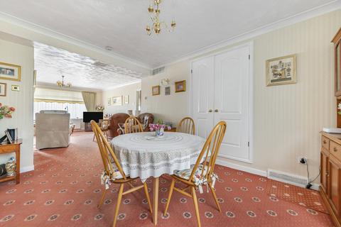 2 bedroom flat for sale, Brecon Court, Greenacres, Eltham SE9