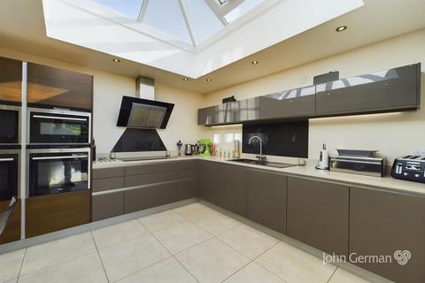 4 bedroom detached house for sale, Wetherel Road, Burton-on-Trent