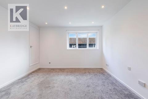 13 Plesman Way, Wallington, SM6 9NB