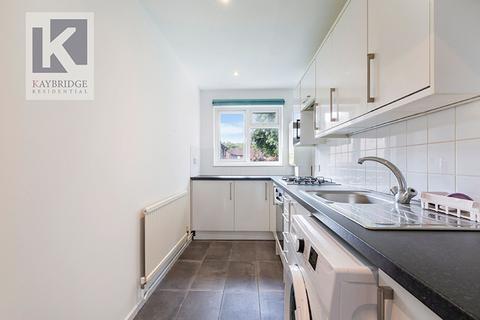 13 Plesman Way, Wallington, SM6 9NB