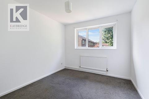 13 Plesman Way, Wallington, SM6 9NB