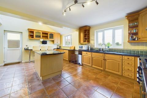 6 bedroom detached house for sale, Norwich Road, Cawston, Norwich