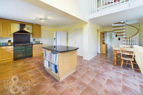 6 bedroom detached house for sale, Norwich Road, Cawston, Norwich