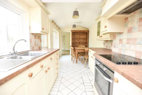 3 bedroom semi-detached house to rent, Greenhill Close, Colehill, Wimborne, Dorset, BH21