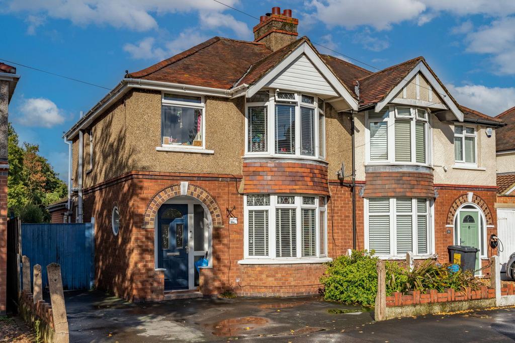 Windermere Road, Gloucester GL2 3 bed semidetached house for sale £