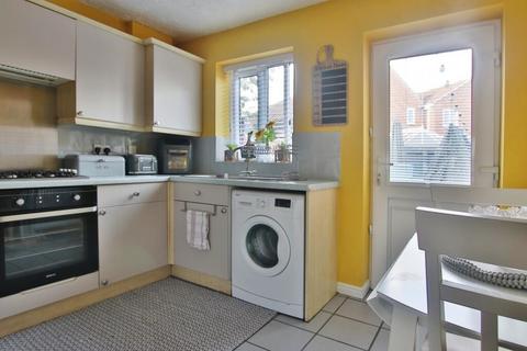 2 bedroom semi-detached house to rent, 92 West Grove