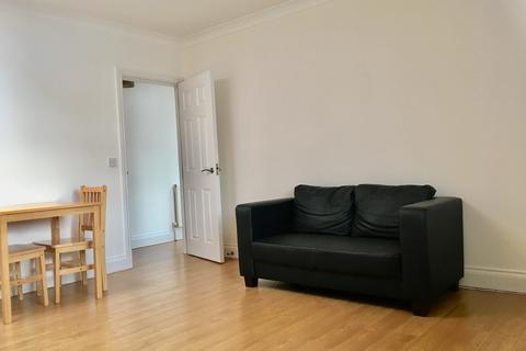 1 bedroom flat to rent, Station Road, Herts WD3