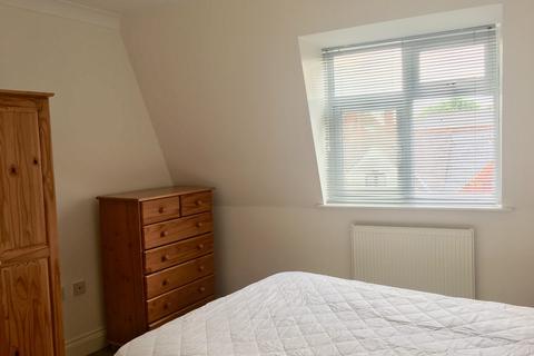 1 bedroom flat to rent, Station Road, Herts WD3