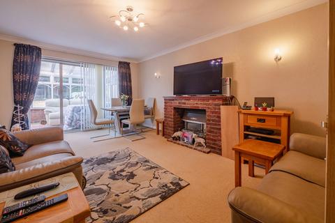 2 bedroom link detached house for sale, Wedgwood Way, Rochford SS4