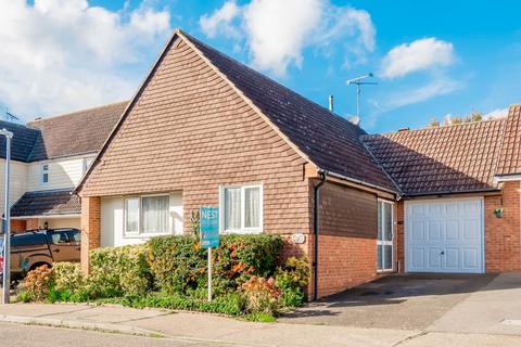 2 bedroom link detached house for sale, Wedgwood Way, Rochford SS4