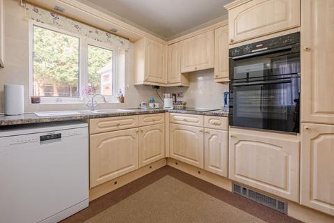 2 bedroom link detached house for sale, Wedgwood Way, Rochford SS4