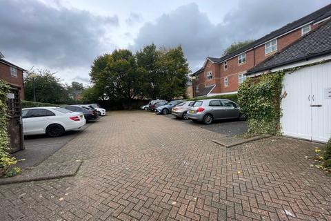 2 bedroom flat to rent, Harper Close, Southgate