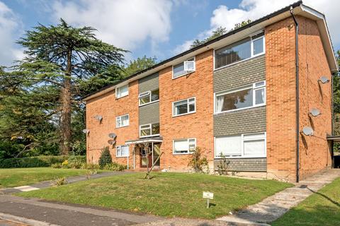 Flat 4, Cedar House Oakfield Drive, Reigate, RH2 9NX