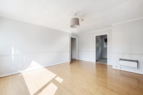 Flat 4, Cedar House Oakfield Drive, Reigate, RH2 9NX