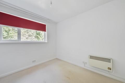 Flat 4, Cedar House Oakfield Drive, Reigate, RH2 9NX