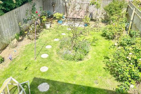 35 Bellflower Road, Grimsby, DN33 3AZ