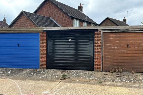 30 Cobbetts Walk, Bisley, Woking, GU24 9DU