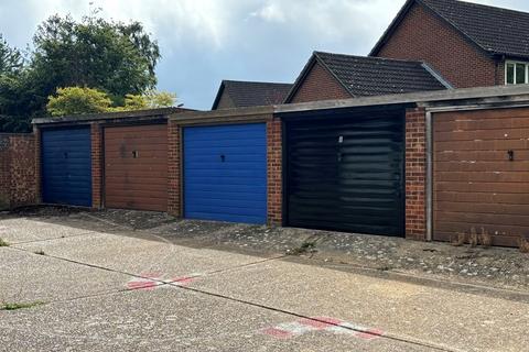 30 Cobbetts Walk, Bisley, Woking, GU24 9DU